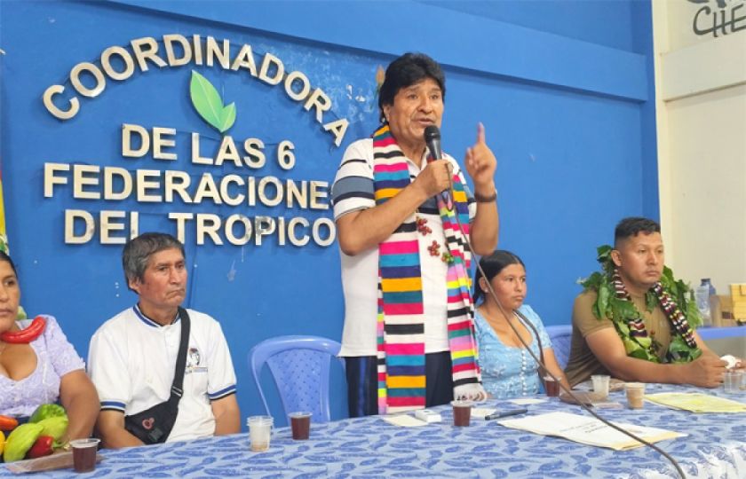Evo Morales dice que el Gobierno lo está ayudando al no dejarlo salir del Chapare
