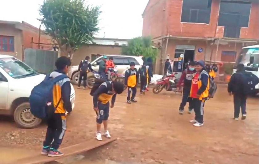 Lluvias y sus efectos motivan tolerancia en las escuelas de Potosí