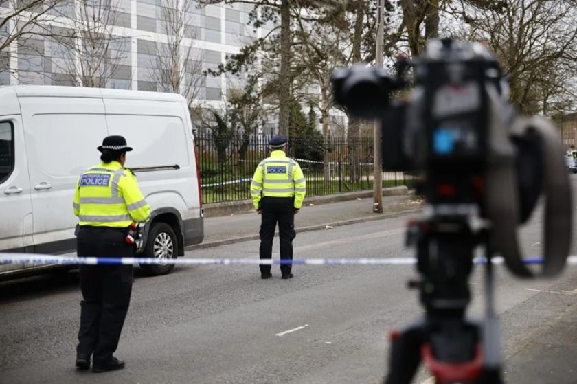La Policía antiterrorista asume la investigación del incendio que ha provocado el cierre de Heathrow