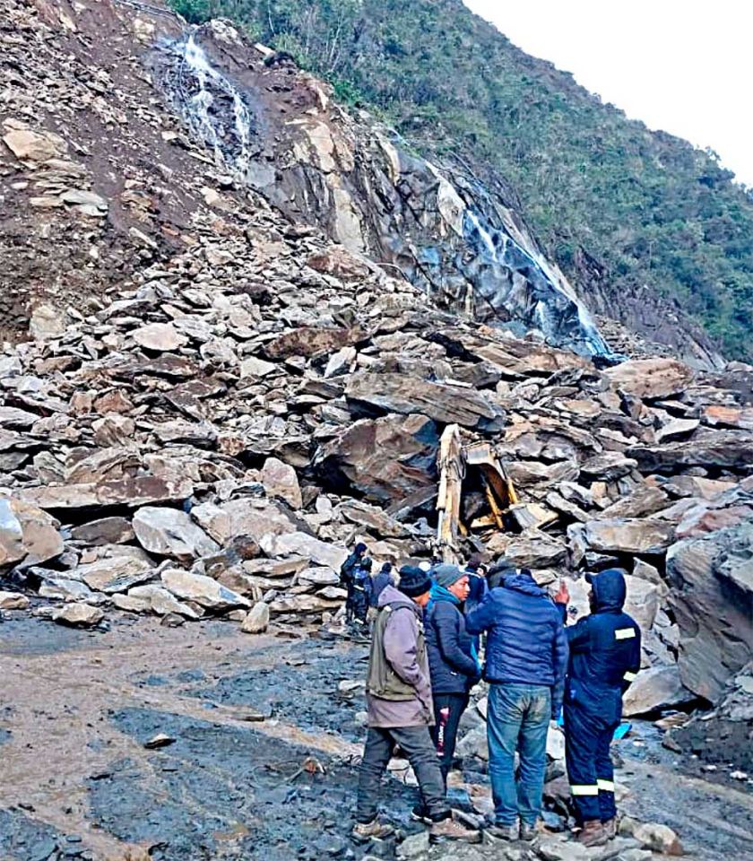 Derrumbe sepulta y mata a cinco mineros en La Paz 