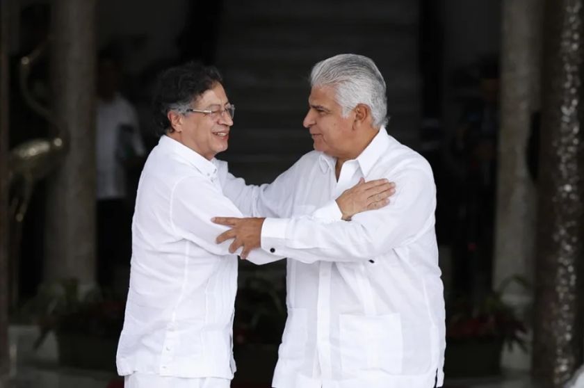 Panamá y Colombia «colaborarán» para dar un «trato humanitario» a los migrantes en su retorno al sur