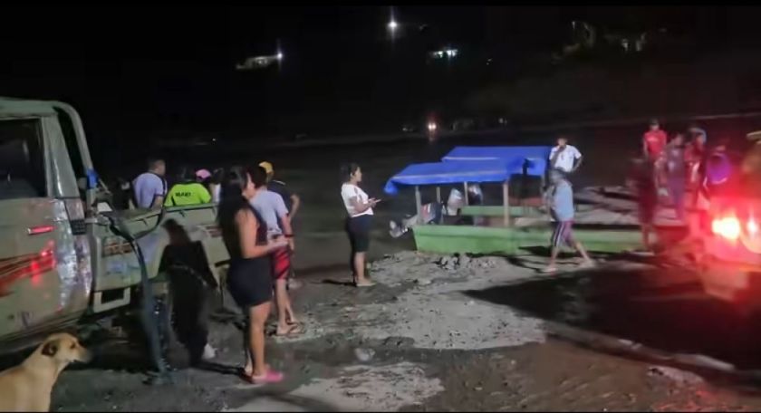 La Paz: Camioneta cae al río Mapiri y deja dos desaparecidos