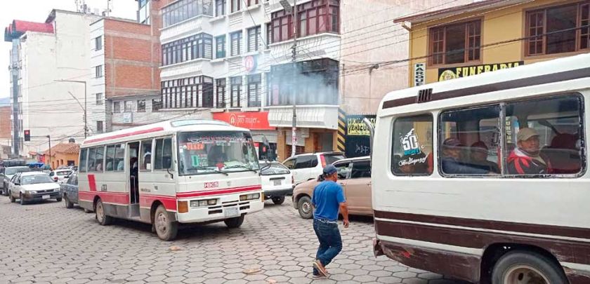Transporte nacional suspende paro y en Potosí definirán otras medidas