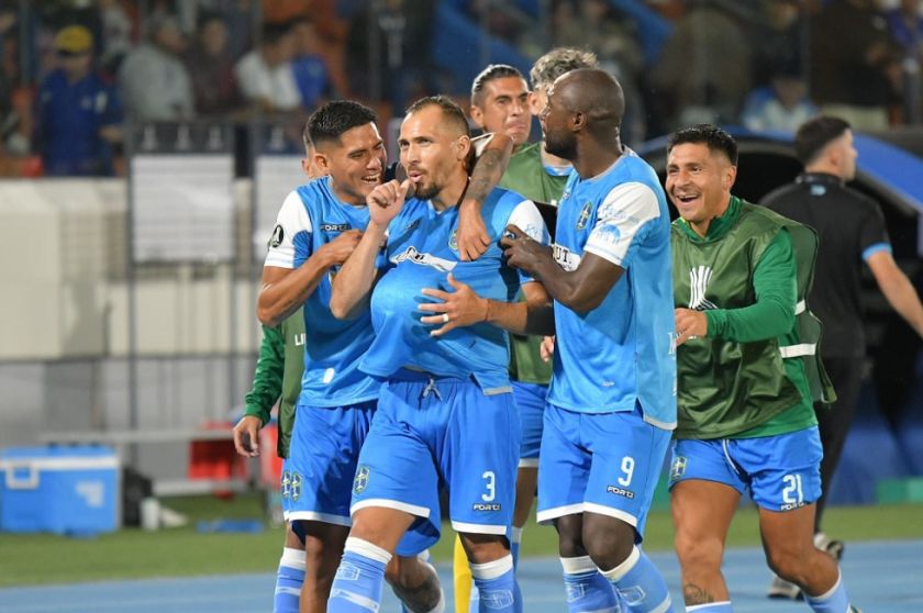 San Antonio voltea la tabla con un triunfo agónico