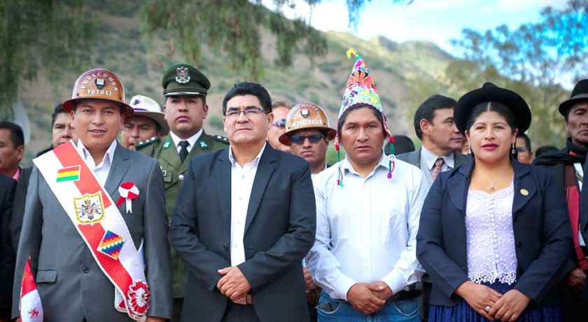Ministro de Educación estuvo en Tumusla