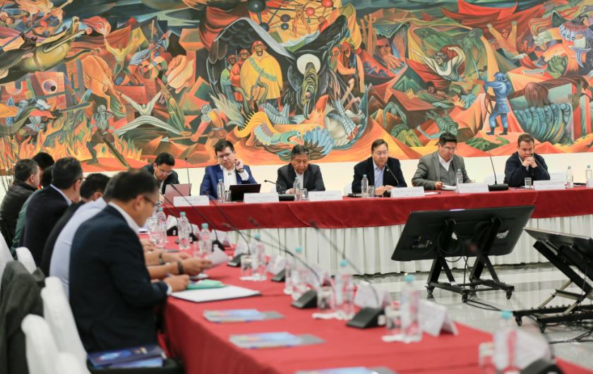 Gobierno autoriza fideicomiso de Bs 1.500 millones destinado a gobiernos departamentales y regionales