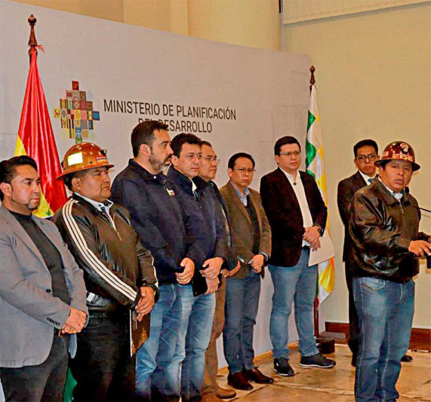 Gobierno y COB negocian incremento salarial 2025