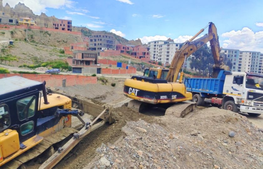 La Paz: Alcaldía reporta limitaciones económicas para contratar equipo pesado destinado a emergencias