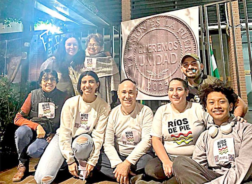 Adhesivos por la unidad en la oposición