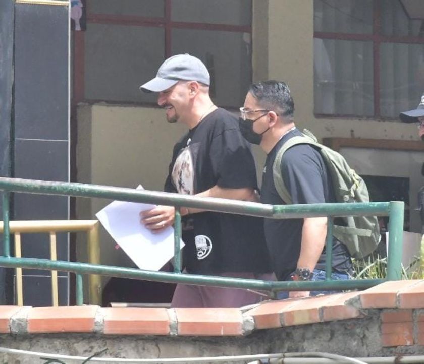 Abogado Jorge Valda llegó a la Felcc en La Paz tras ser detenido en Santa Cruz