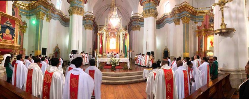 Sacerdotes renovarán sus votos en Misa Crismal hoy