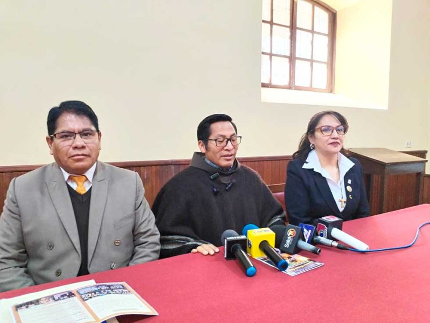 Mantienen recorrido de la tradicional Vía Crucis Viviente del colegio Franciscano 