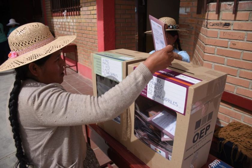 Tras registro de alianzas, aún quedan precandidatos sin sigla