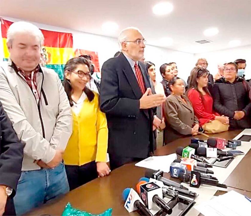 CC se fragmenta en cuatro  corrientes rumbo a agosto