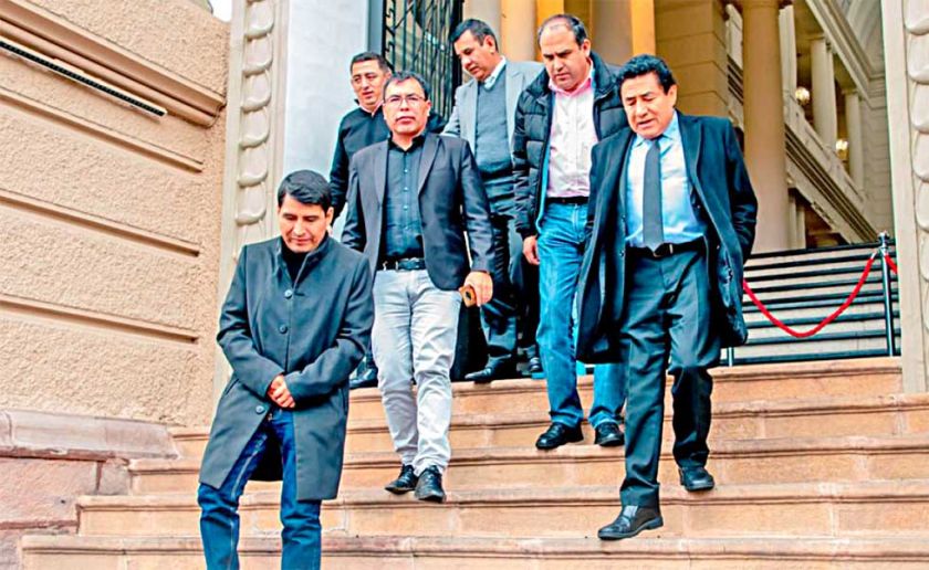 Marcha en Sucre respalda fallo en contra de Soboce