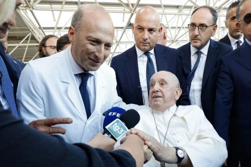 El médico del Papa revela sus últimos instantes de vida y que quería «morir en casa»
