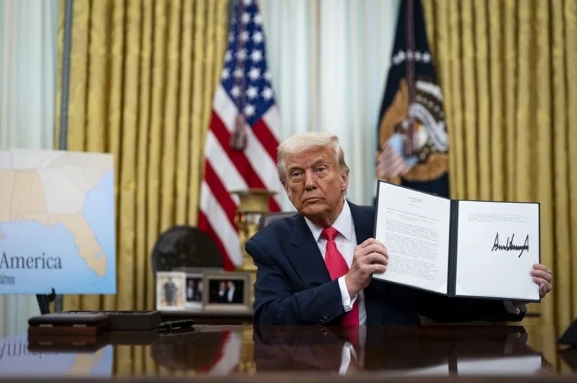 Trump, 100 días gobernando a golpe de orden ejecutiva y con aires más autoritarios