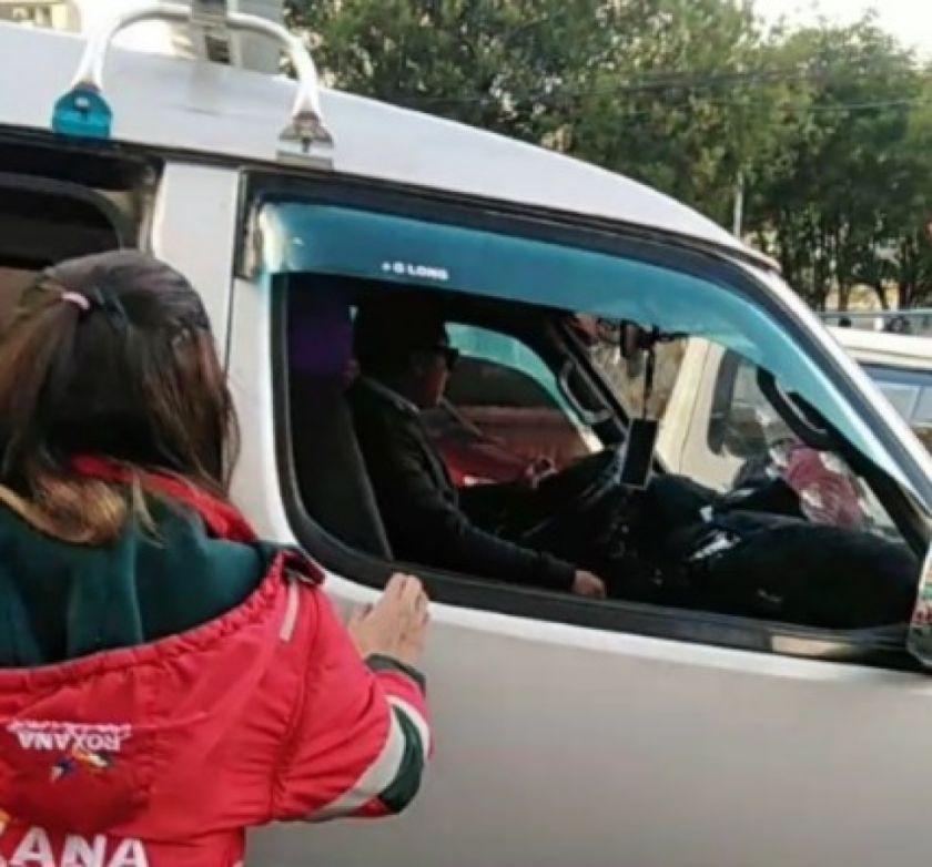 La Paz: Aprehenden a chófer que atropelló a funcionario municipal en operativo contra el trameaje