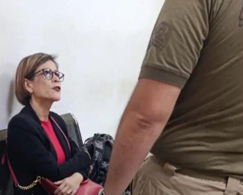 Jueza Moreno llega a Santa Cruz para cumplir detención preventiva en Palmasola