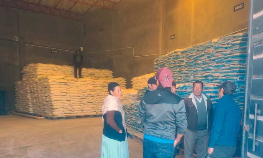 Emapa cumple con la entrega harina a los panaderos en Potosí