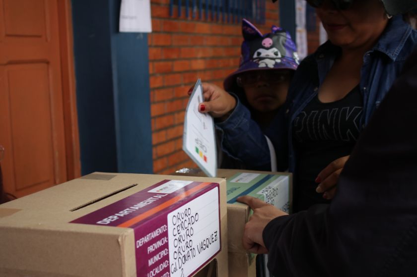 El TSE organizará dos debates de candidatos presidenciales con miras a los comicios de agosto