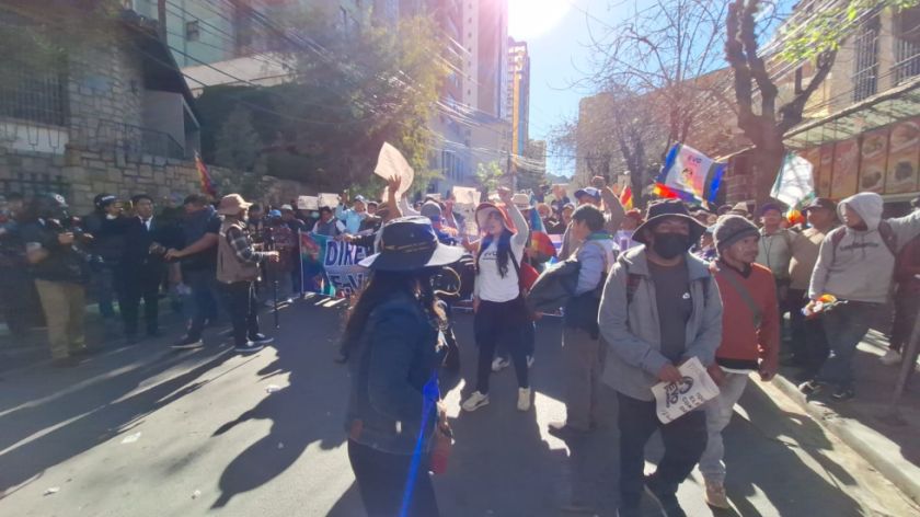 Gobierno rechaza que por ‘intereses personales’ se haya generado la violencia en plaza Abaroa