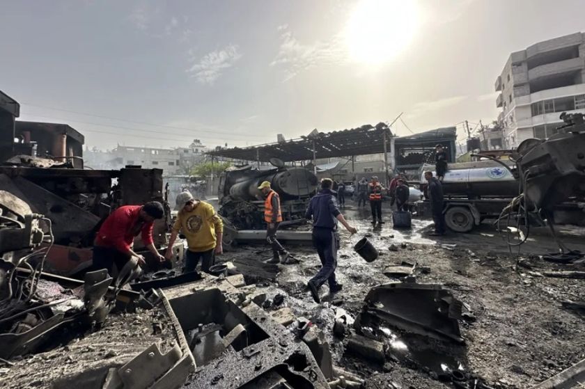 Los ataques israelíes en Gaza matan a al menos 107 personas este domingo