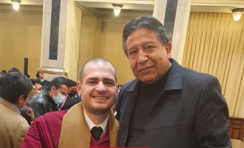 Circula fotografía de activista Beckhauser y Choquehuanca; Vicepresidencia niega vínculos