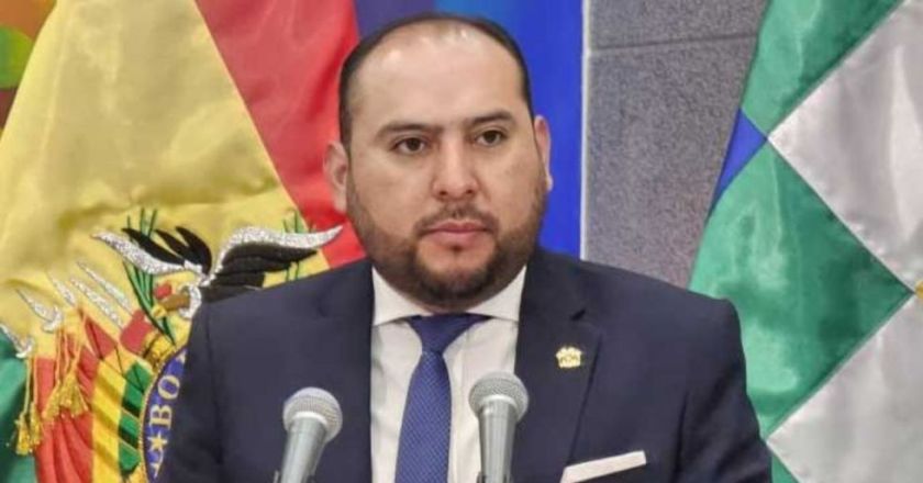 Ministro Ríos considera amenazas de movilización como ‘atentado a la democracia’ 