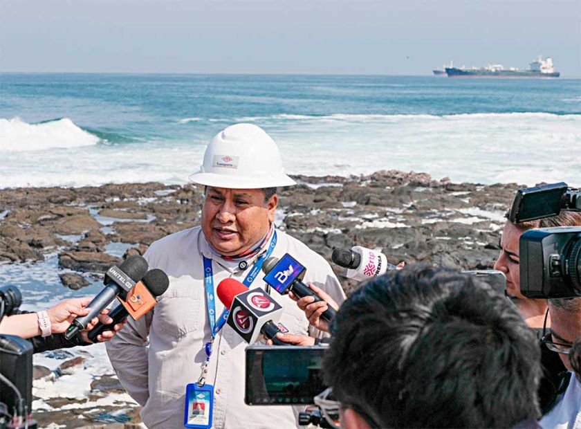 Seis buques con combustibles no pueden descargar en Arica