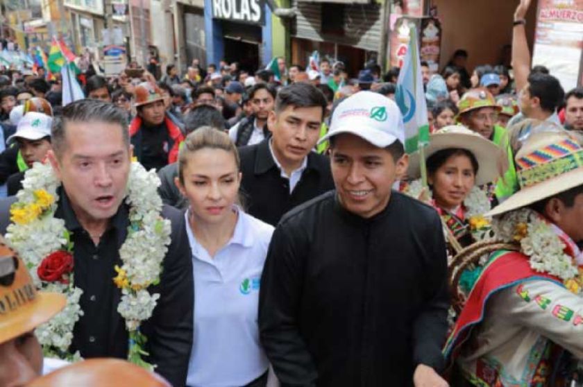 Andrónico determina alejar de su entorno a  Cronenbold y Quino 