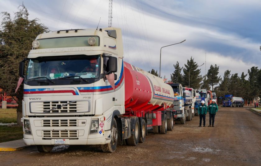 YPFB sube despacho al 100% de diésel y gasolina para disminuir filas en el eje, Oruro y Potosí