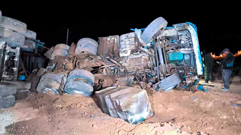 Al menos tres personas perdieron la vida en dos accidentes viales en carreteras