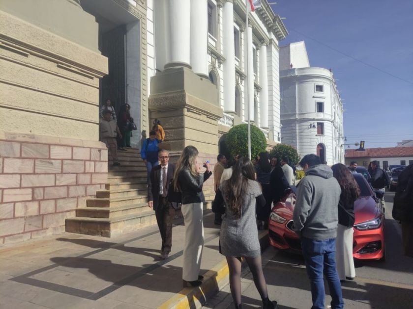 Ante amenazas: Realizan operativo antiexplosivos en edificios del Órgano Judicial en Sucre