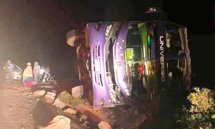 Probable exceso de velocidad causó el accidente del bus que dejó tres muertos