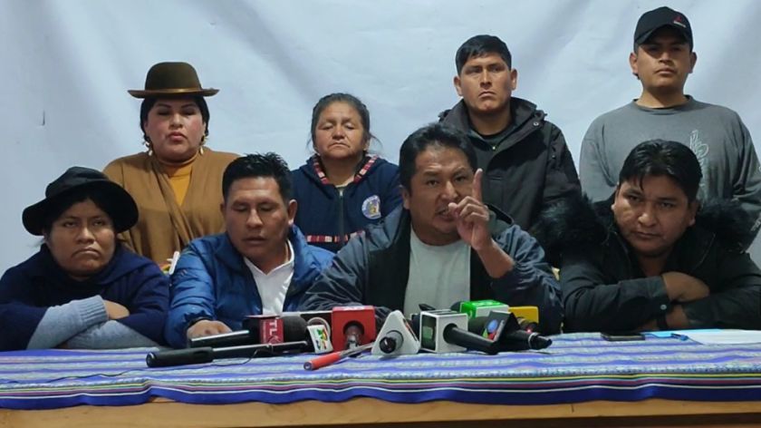 ‘Evistas’ descartan cuarto intermedio y ratifican los bloqueos por la renuncia del presidente Luis Arce