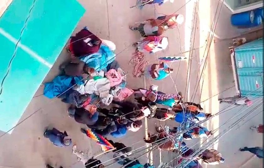 Bloqueadores del "evismo" siembran pánico en feria de  la población de Betanzos