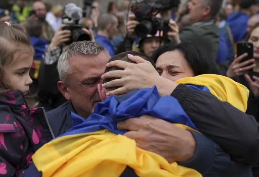 Rusia y Ucrania canjean primer grupo de prisioneros de guerra menores de 25 años