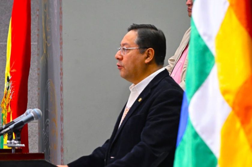 El presidente Arce promete justicia por violencia en Llallagua