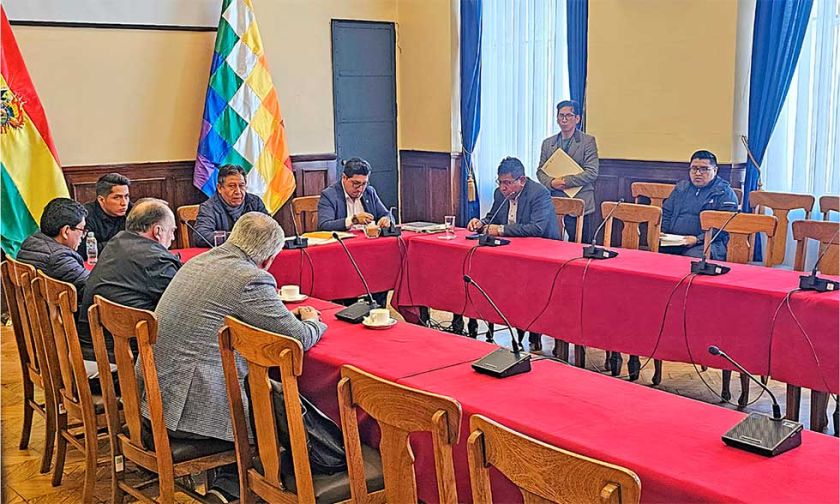 El Gobierno pide al menos 2.600 millones de dólares