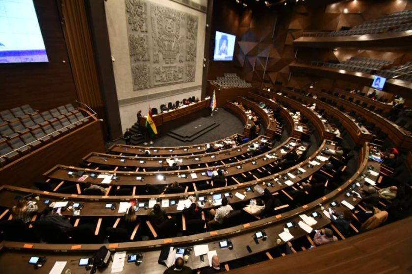 Diputados sesiona luego de más de un mes y agenda dos créditos por más de $us 160 millones