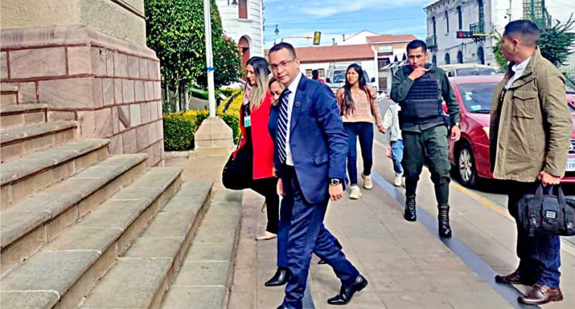 Ruedan más cabezas y TSJ comanda observatorio por la independencia