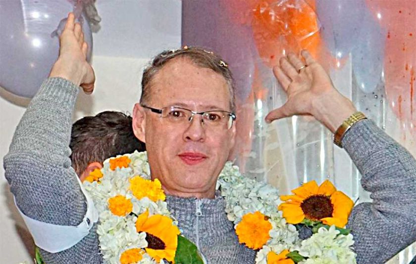 Dunn sigue sin confirmar su inscripción ante el TSE