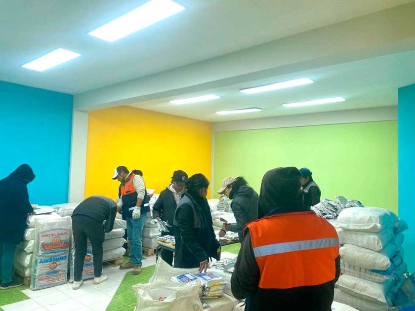 El desayuno escolar se convierte en la manzana de la discordia