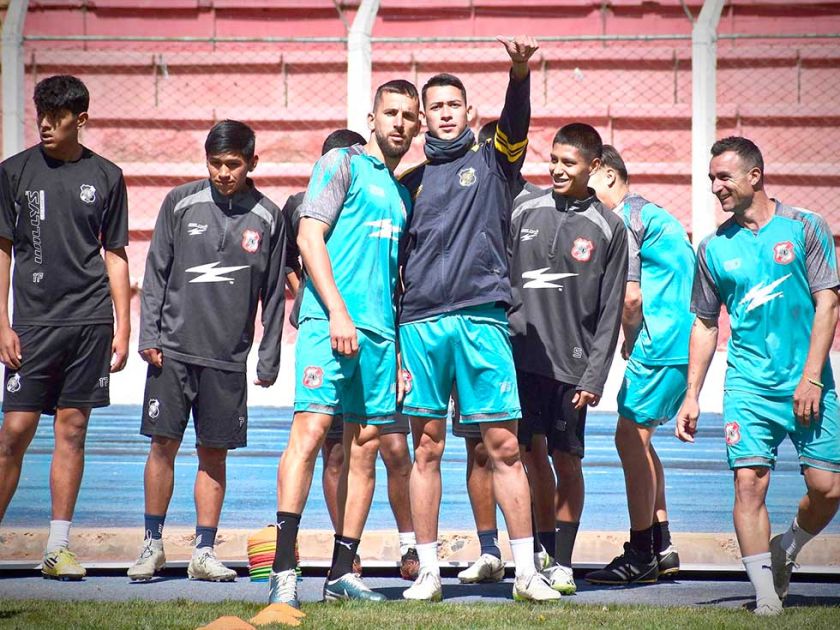 Nacional busca salir del fondo a costa de Bolívar