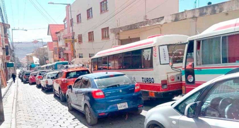 Gestionan para que autos con  una placa no carguen gasolina