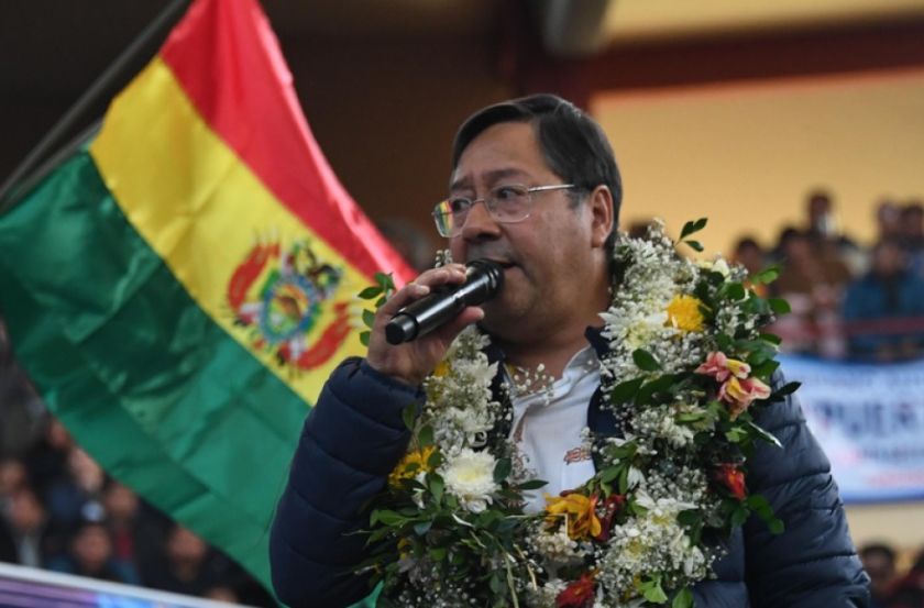 El presidente Arce anuncia ajustes en candidaturas del MAS y pone a disposición su postulación a senador
