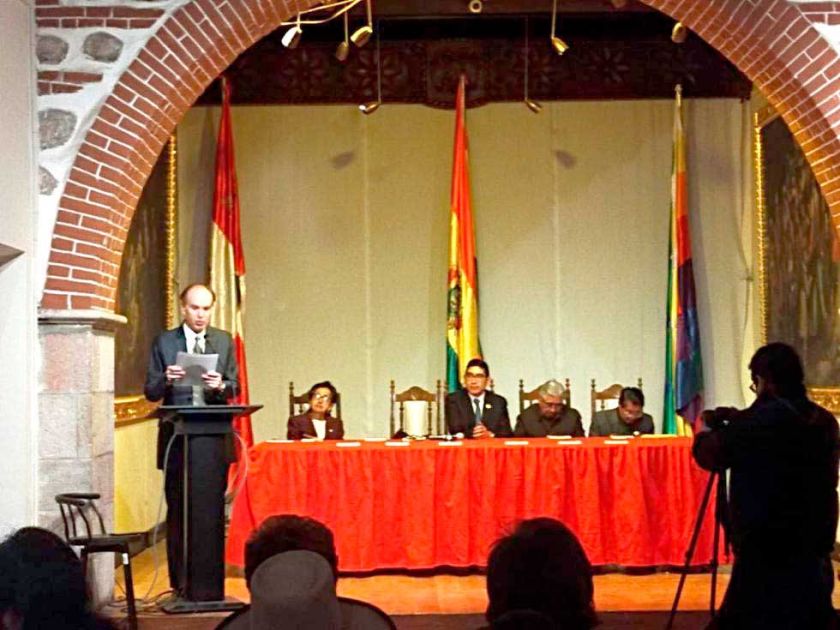 Presentaron libro “Potosí” de poemas e historia