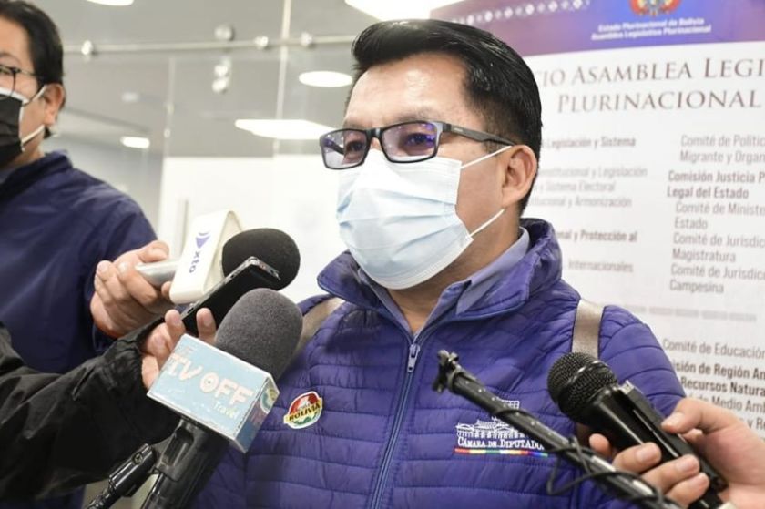 Diputado evista minimiza emergencia sanitaria por sarampión; dice que es una “estrategia política”