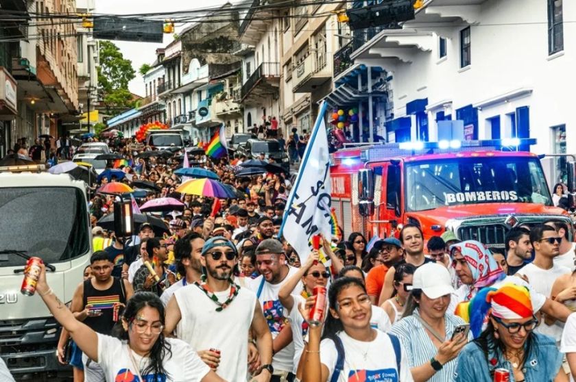 La población LGBTI en Latinoamérica celebra la marcha del orgullo exigiendo respeto por sus derechos